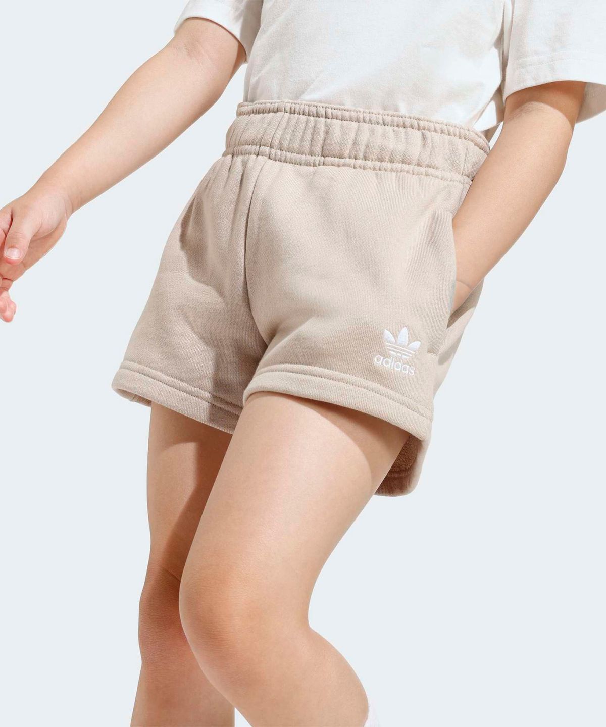 아디다스 키즈(ADIDAS KIDS) 키즈 쇼츠 및 티 세트 키즈 - 카키 / KE2342