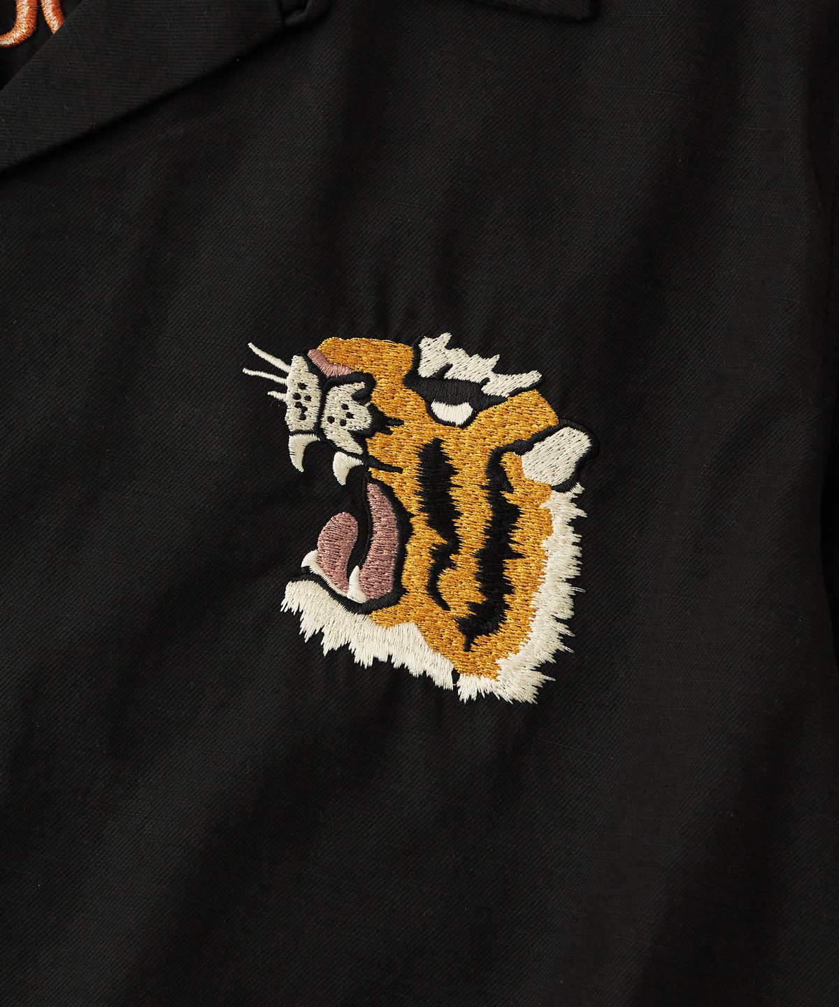 아웃스탠딩(OUTSTANDING) VINTAGE SOUVENIR HALF SHIRT_BLACK