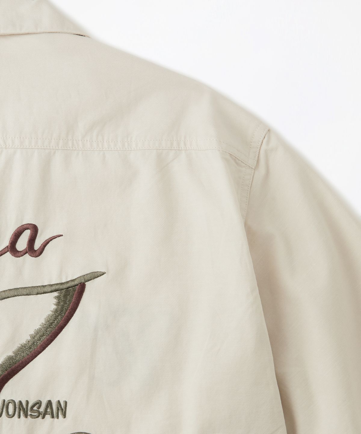 아웃스탠딩(OUTSTANDING) VINTAGE SOUVENIR HALF SHIRT_IVORY