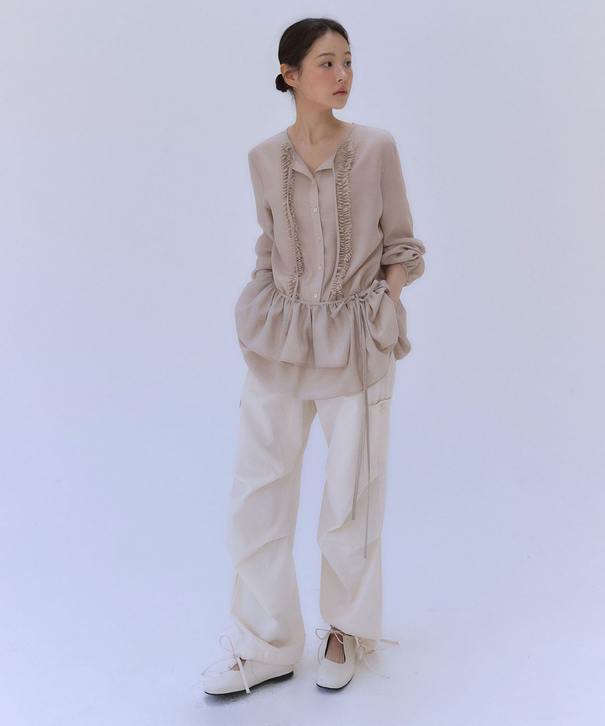 아우로(OURO) COTTON POCKET JOGGER PANTS [ ECRU ]