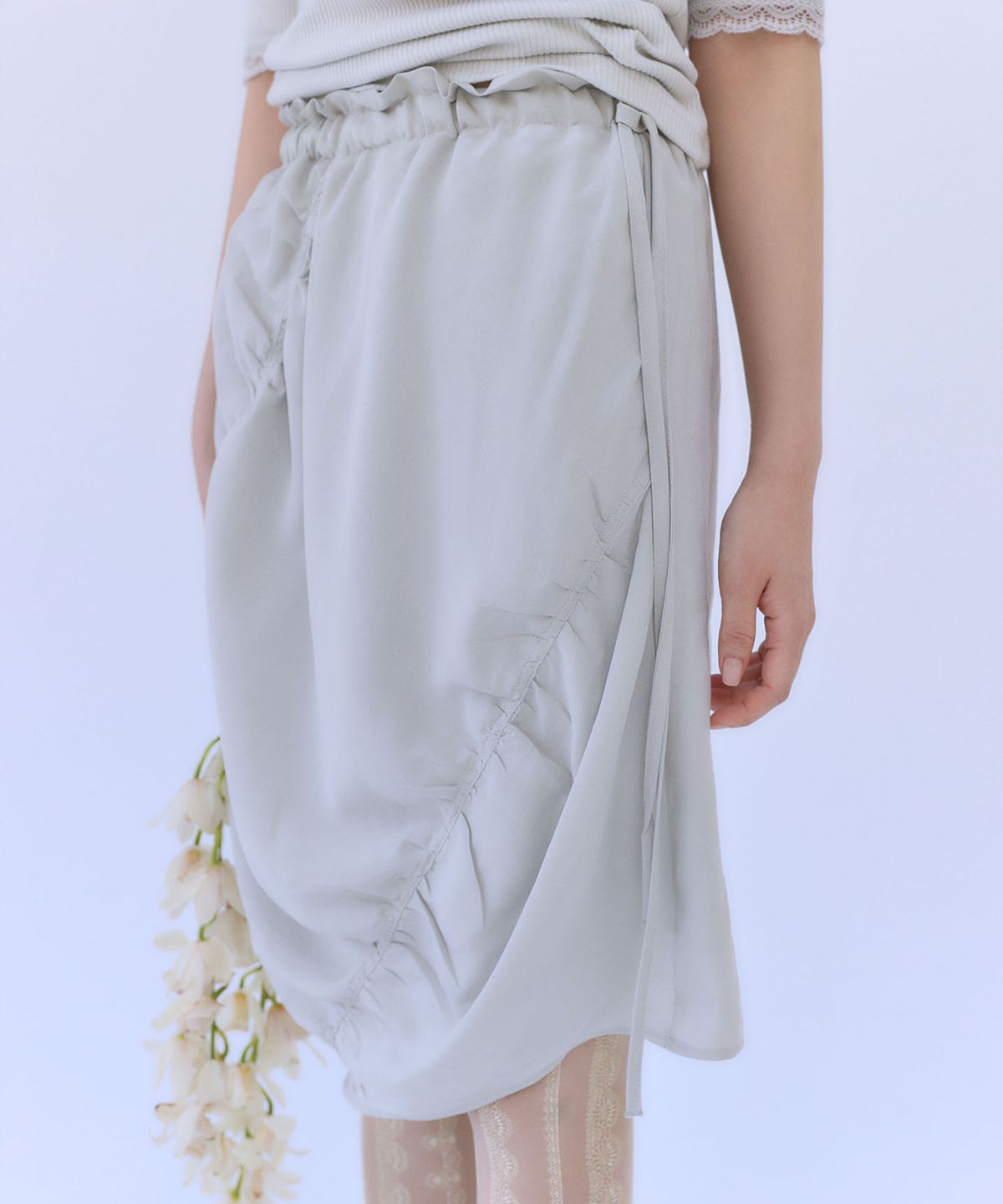 아우로(OURO) BANDING BALLOON MIDI SKIRT [ PALE BLUE ]