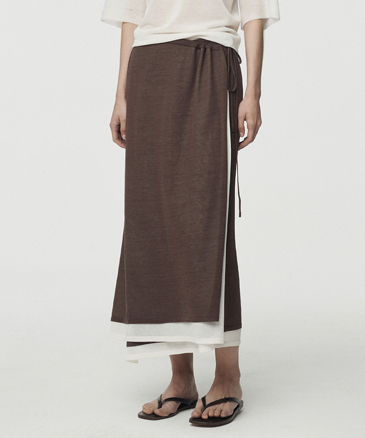 우마뭉(UMARMUNG) Fine Cotton Layered Wrap Skirt_Walnut