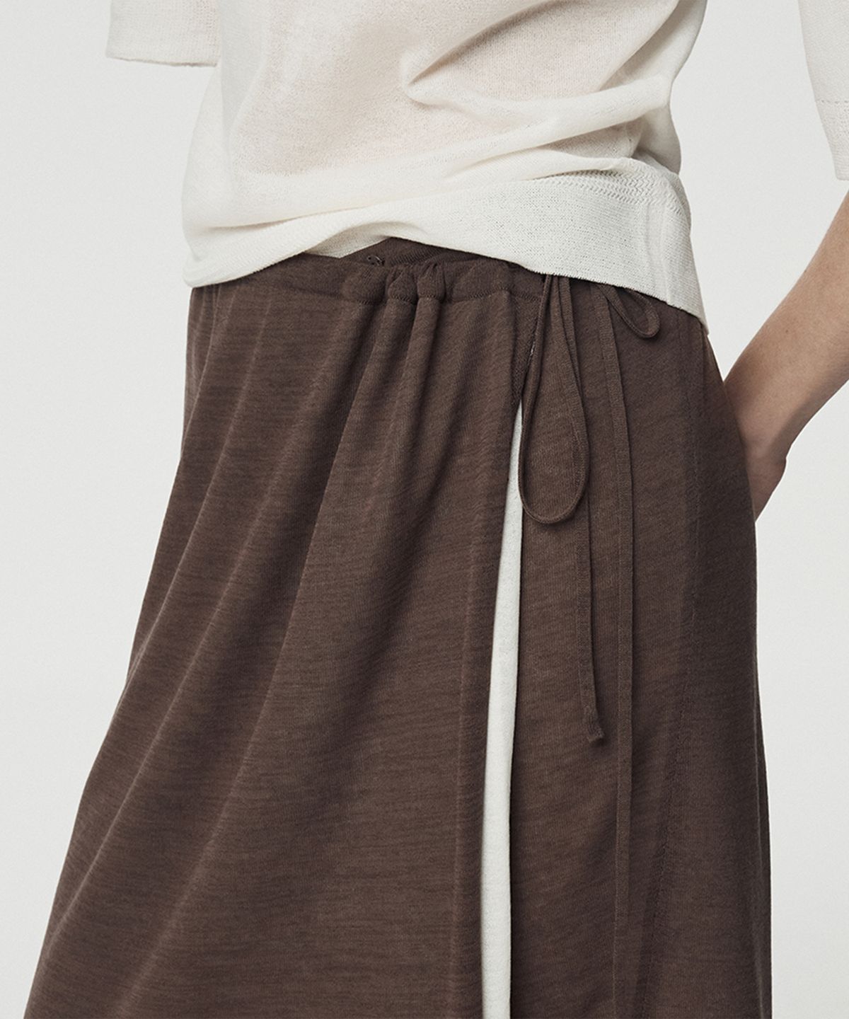 우마뭉(UMARMUNG) Fine Cotton Layered Wrap Skirt_Walnut