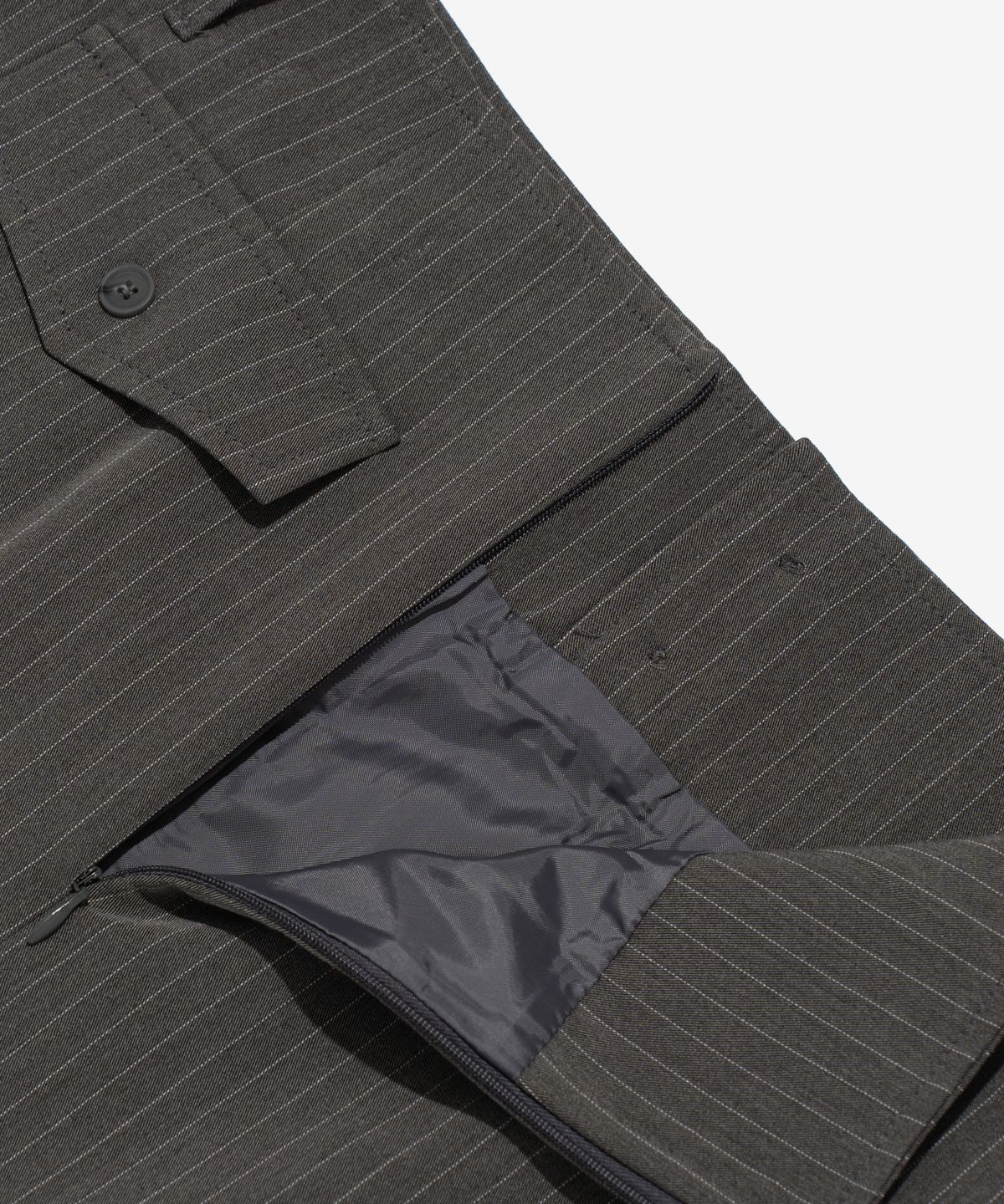 서울어패럴(SEOUL APPAREL) 로우라이즈 스트라이프 롱스커트 (차콜)