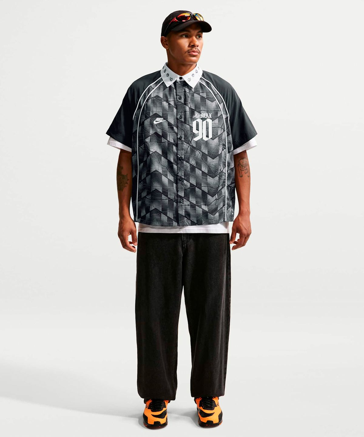 나이키(NIKE) SB 매드 90 팩 하이퍼베놈 SB 드라이핏 볼러 반소매 셔츠 M - 블랙:화이트 / IR8701-010