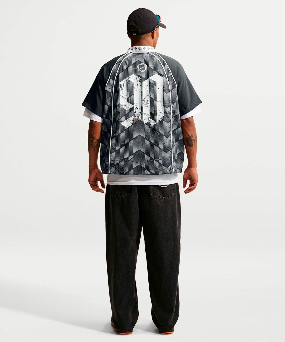 나이키(NIKE) SB 매드 90 팩 하이퍼베놈 SB 드라이핏 볼러 반소매 셔츠 M - 블랙:화이트 / IR8701-010
