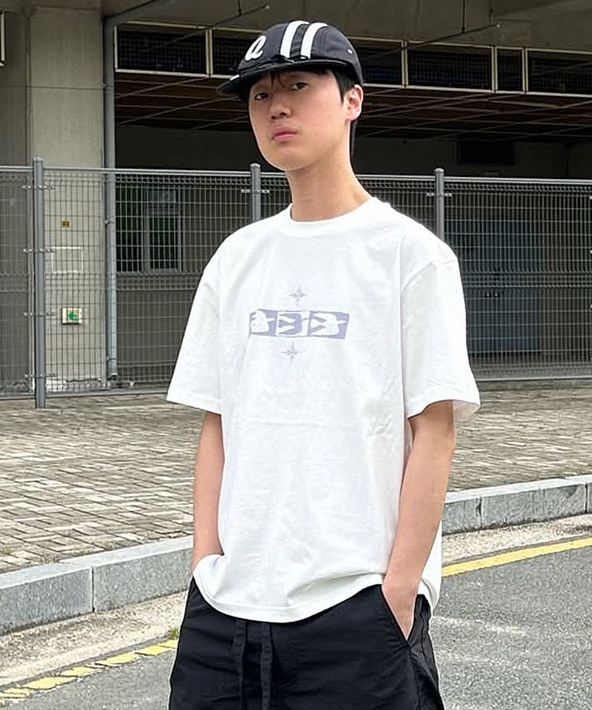 인템포무드(INTEMPOMOOD) 버드 글리프 티셔츠 : 2컬러