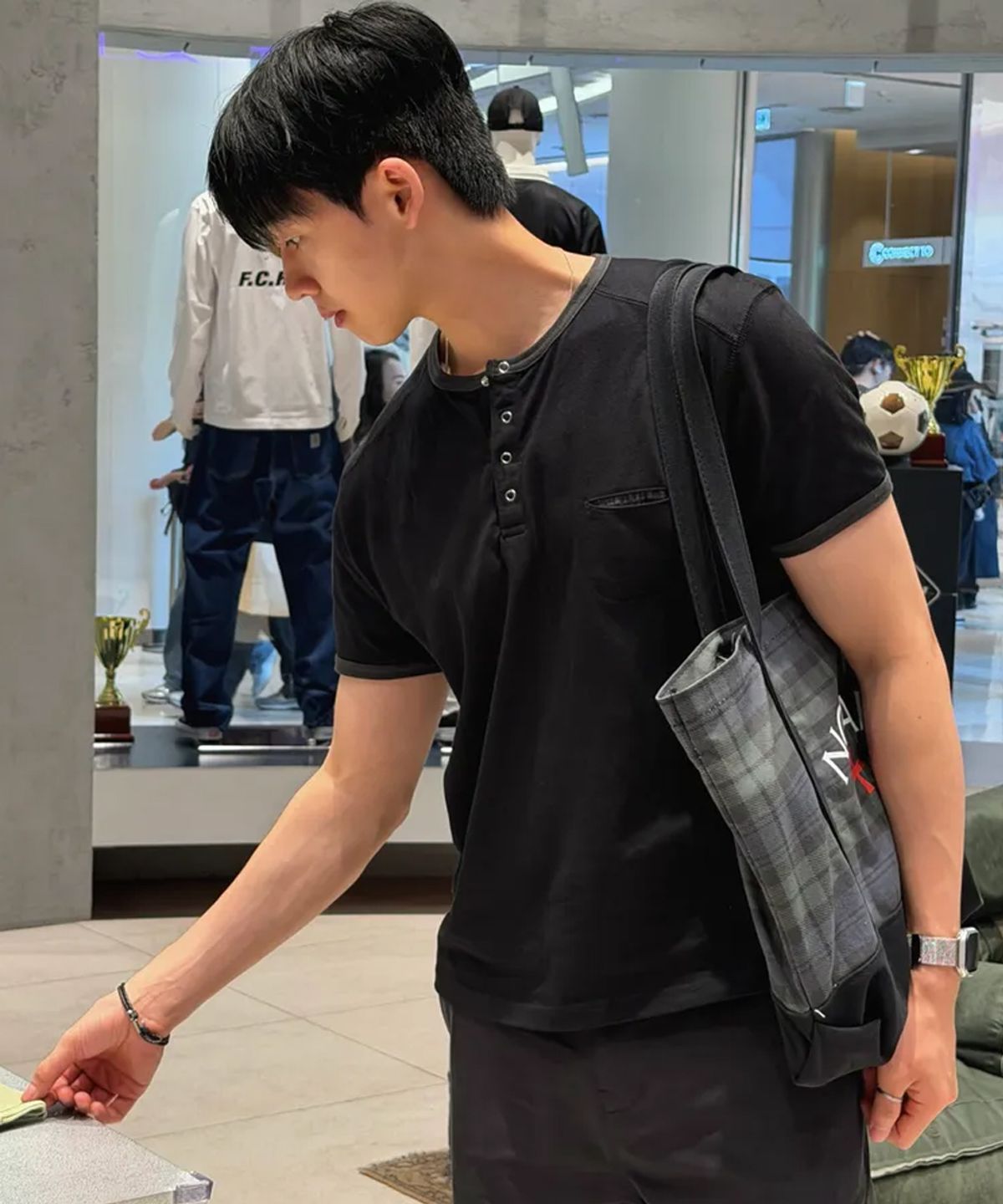 인템포무드(INTEMPOMOOD) 링거 체크 포켓 헨리넥 티셔츠 : 3컬러
