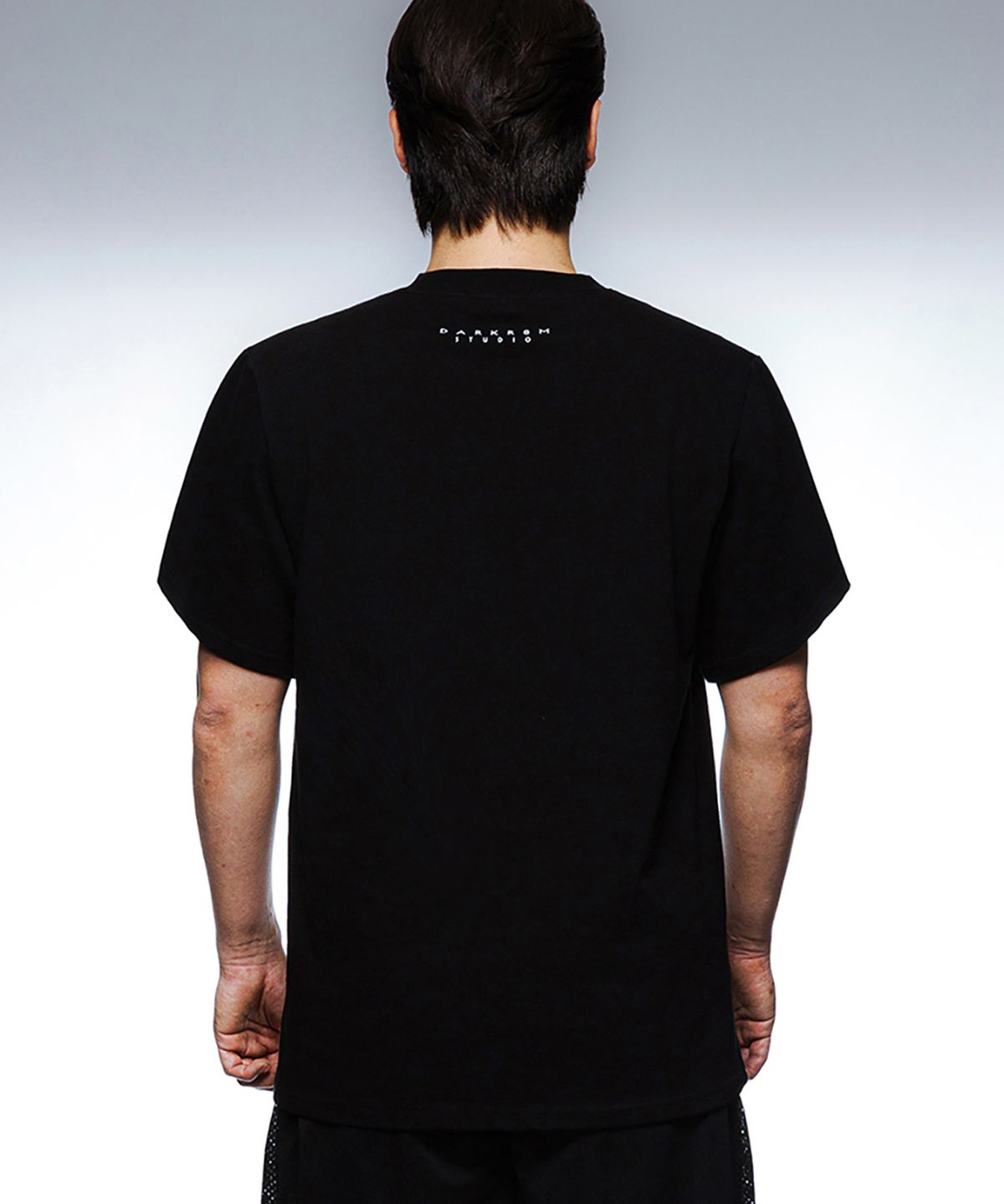 챔피온(CHAMPION) 챔피온 X 다크룸 스튜디오 반팔 티셔츠 Black