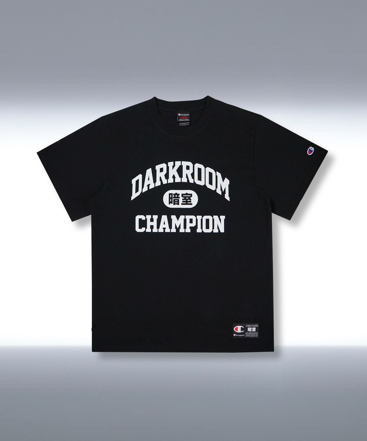 챔피온(CHAMPION) 챔피온 X 다크룸 스튜디오 반팔 티셔츠 Black