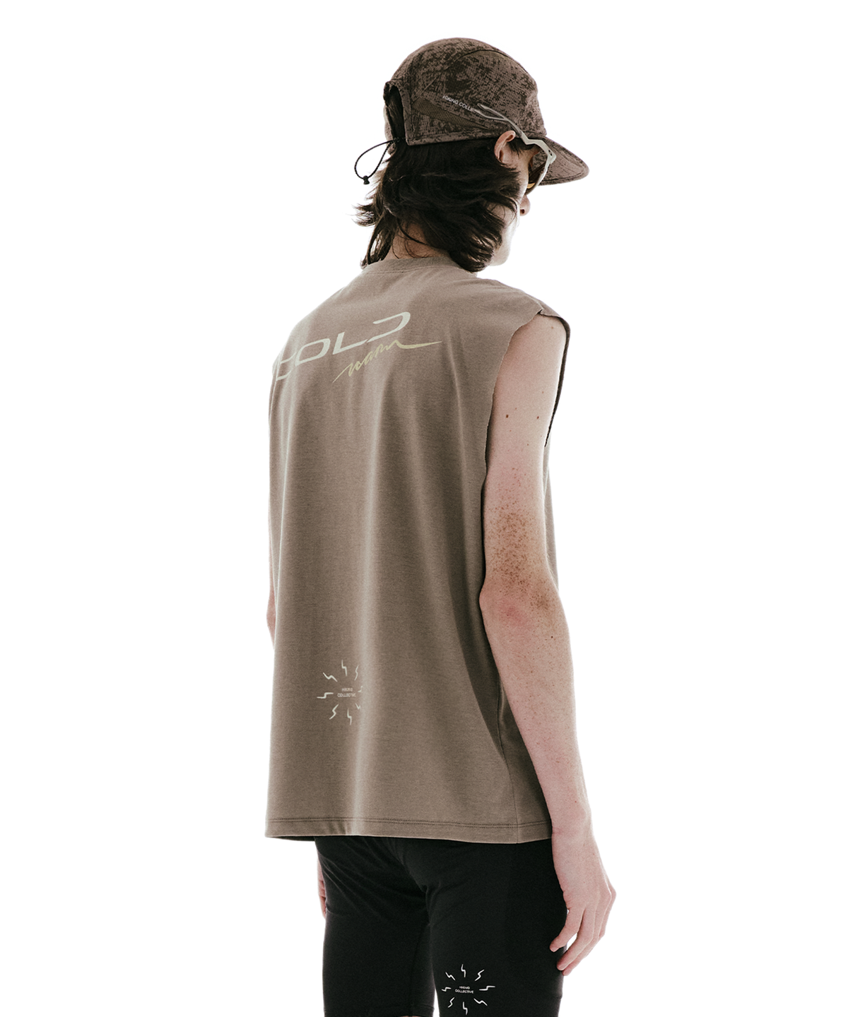 콜드웜(COLDWARM) Gallop Graphic Sleeveless (Savannah Tan)