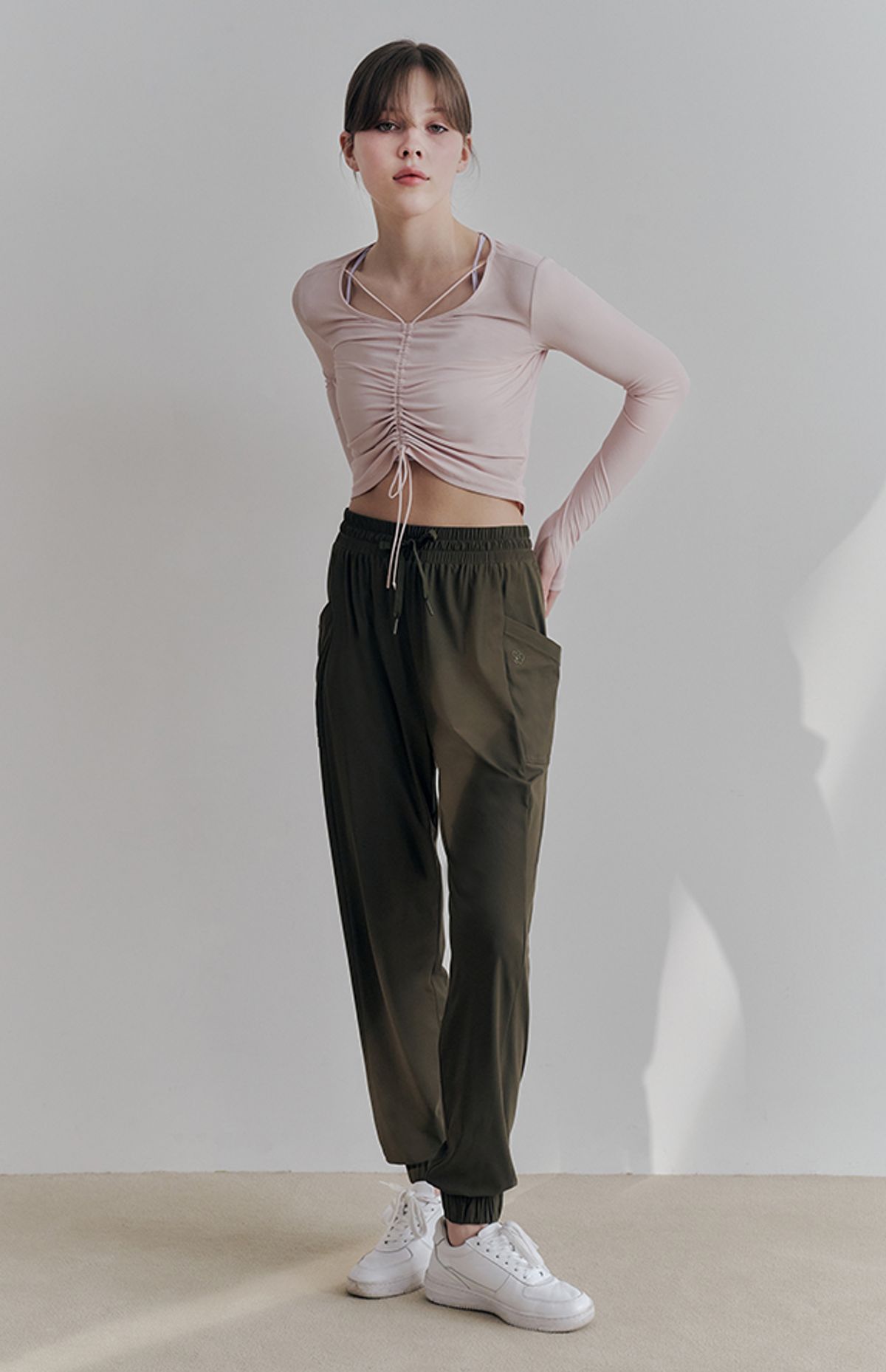 위뜨(HUIT) 아웃포켓 하렘팬츠 HTWPN3J07T