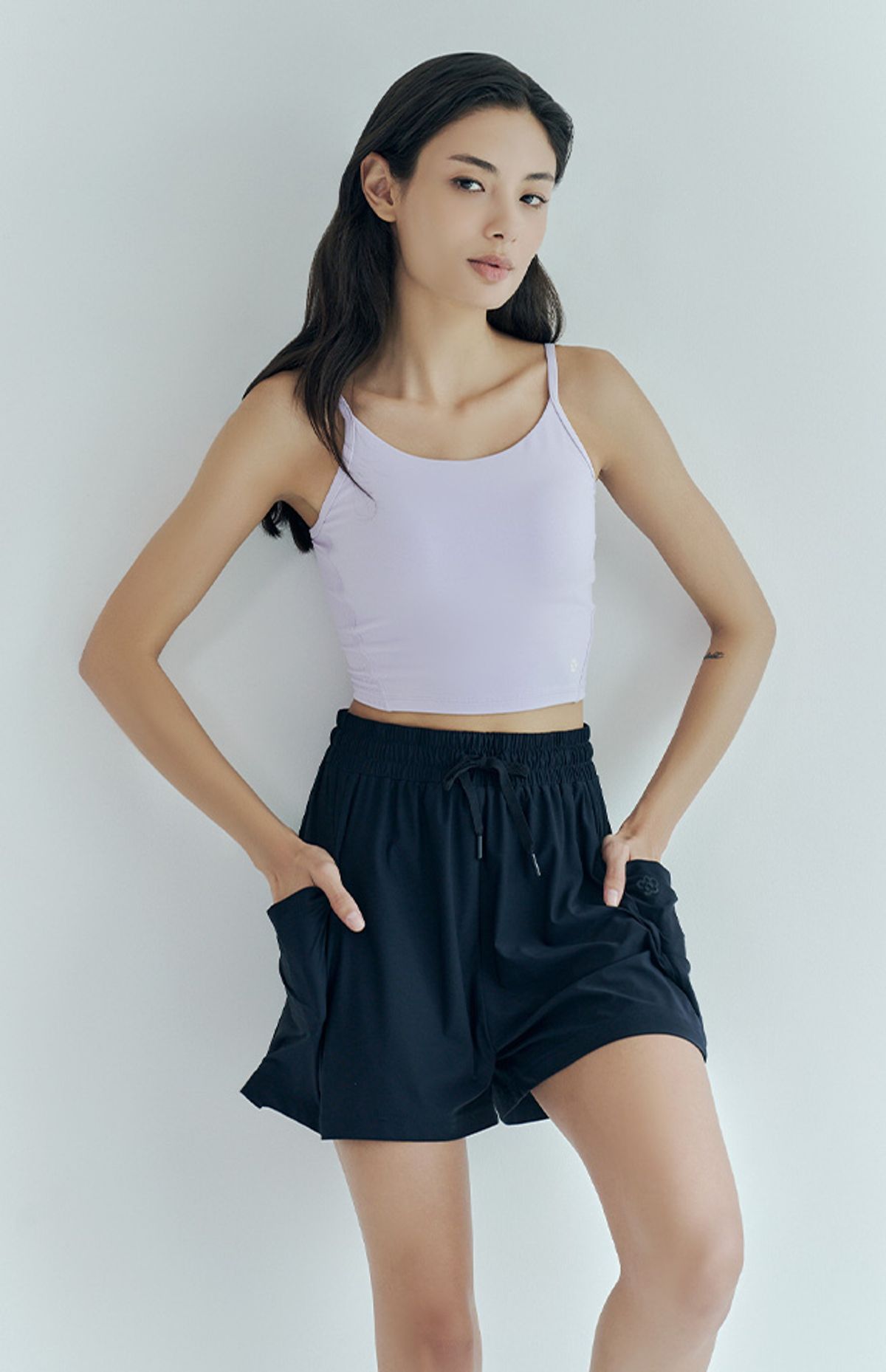 위뜨(HUIT) 아웃포켓 하렘 숏팬츠 HTWST3J03T