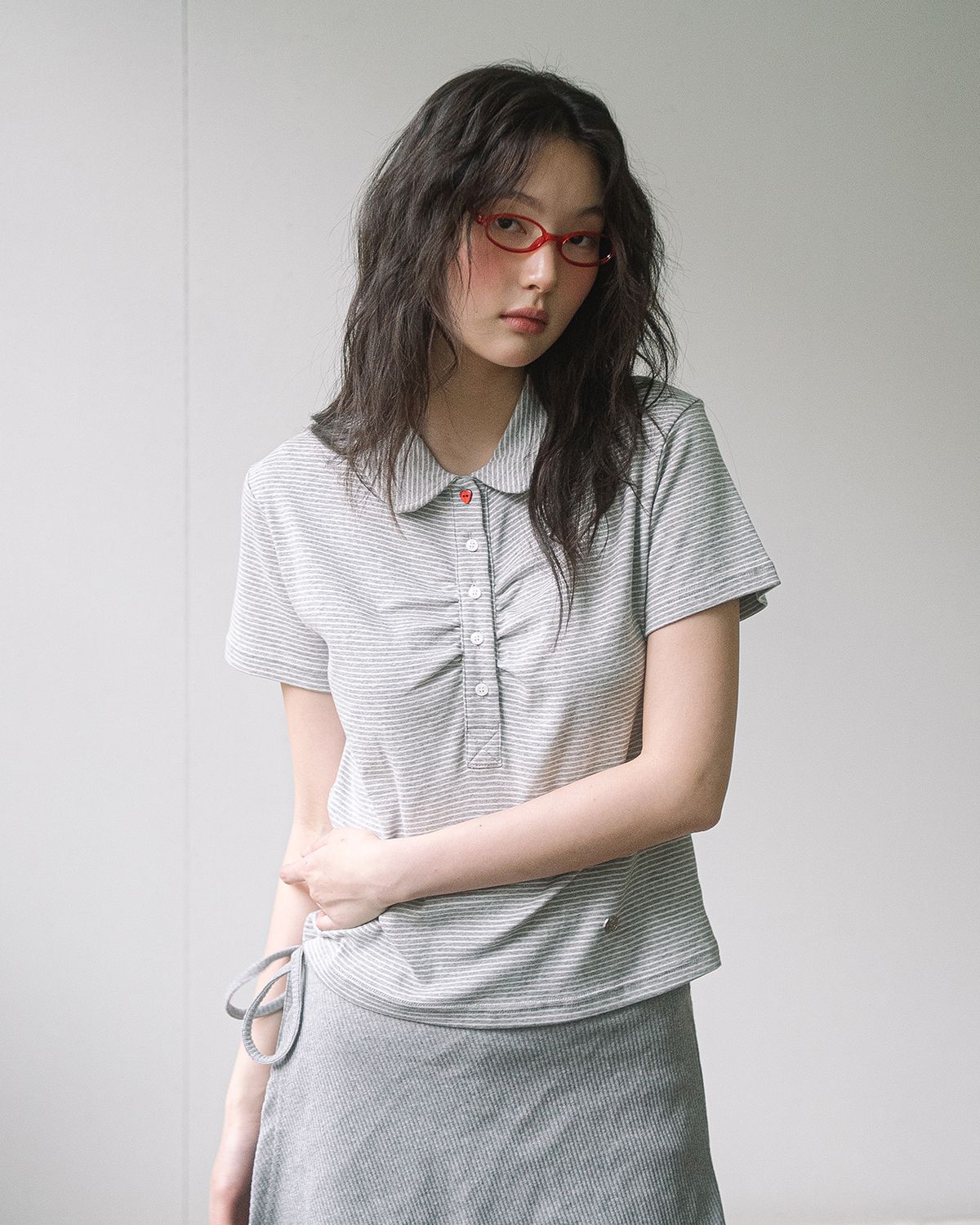 해비즘(HAVISM) ROUND COLLAR SHIRRING S/S TEE(STRIPE GREY)