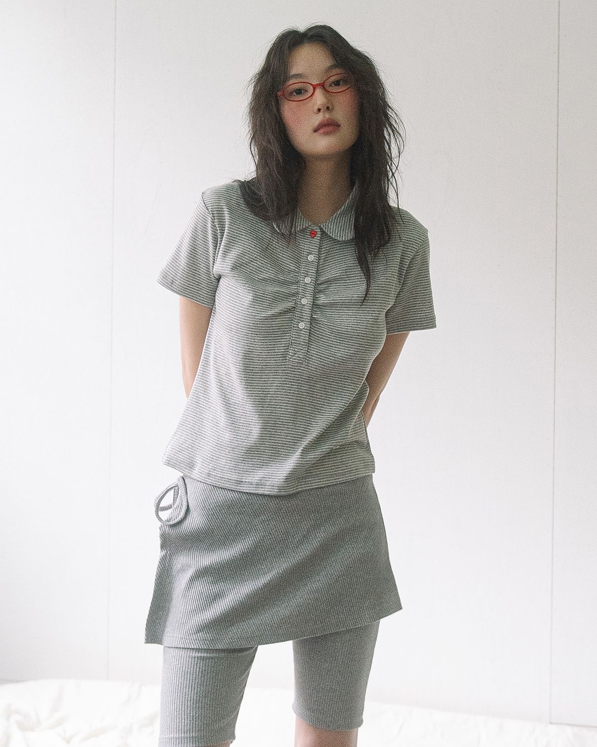 해비즘(HAVISM) ROUND COLLAR SHIRRING S/S TEE(STRIPE GREY)