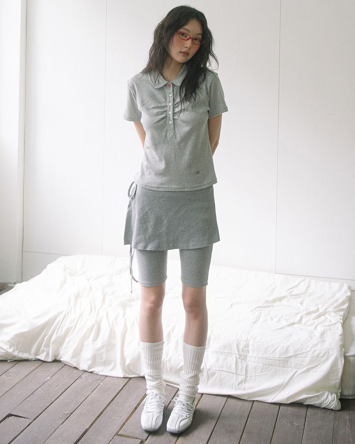 해비즘(HAVISM) ROUND COLLAR SHIRRING S/S TEE(STRIPE GREY)