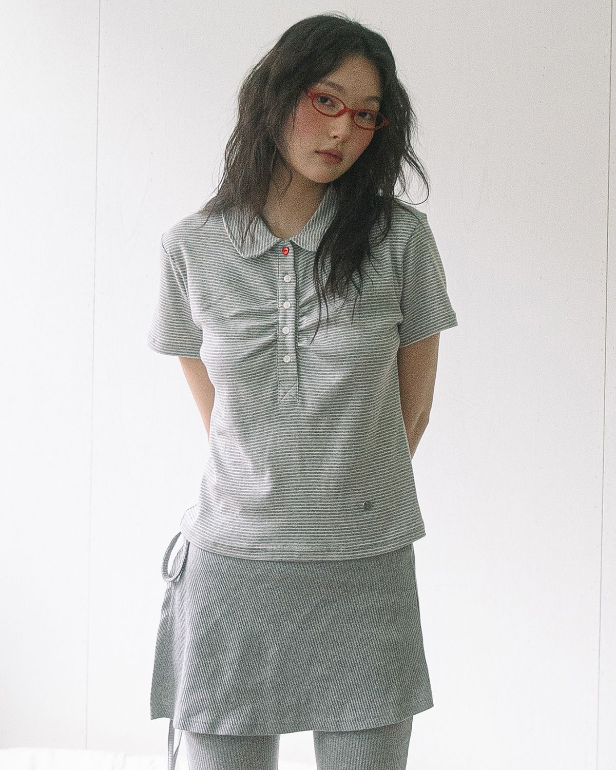 해비즘(HAVISM) ROUND COLLAR SHIRRING S/S TEE(STRIPE GREY)