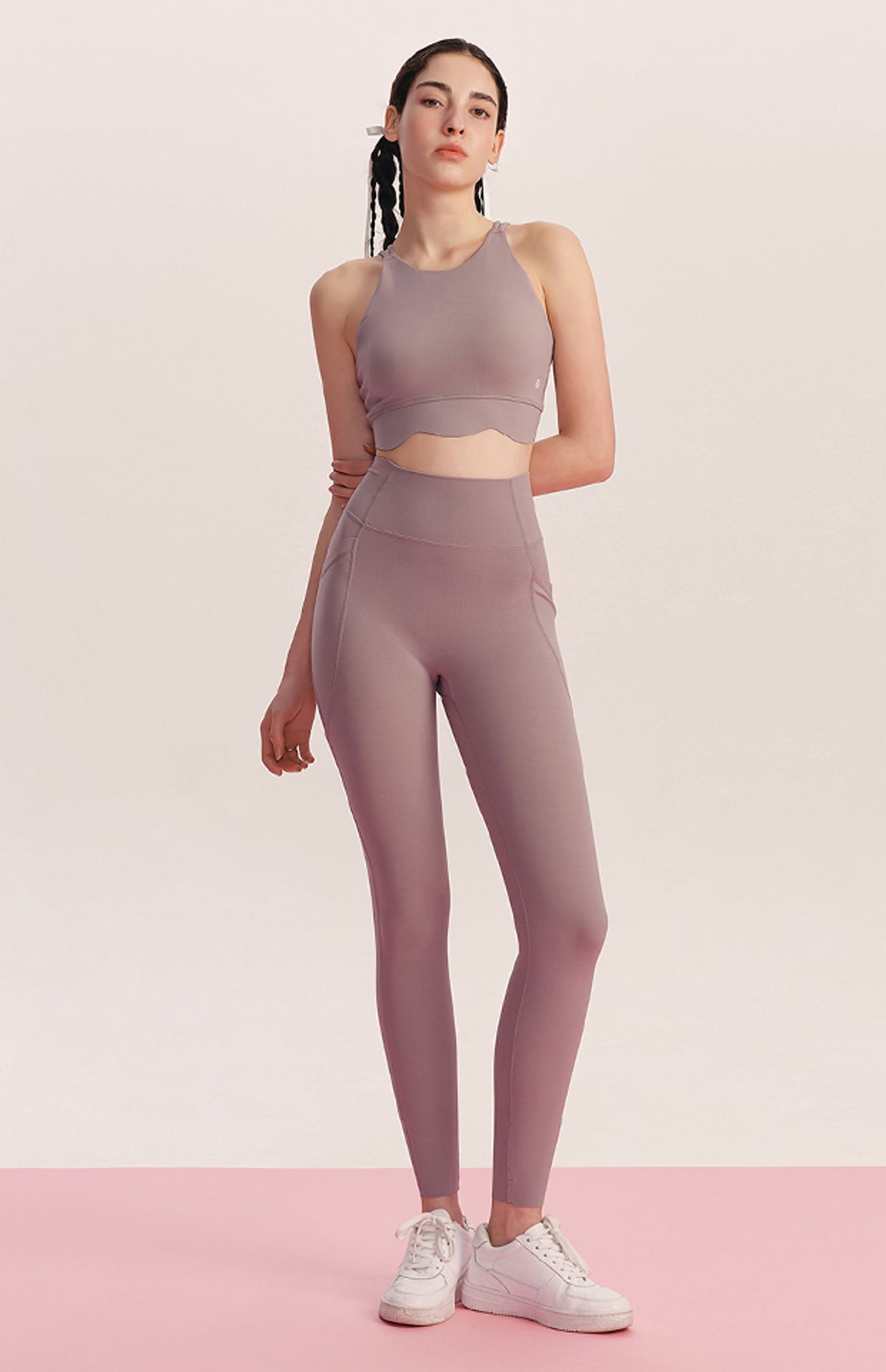 위뜨(HUIT) 인피니티 FIT 스칼럽 포켓 9부 레깅스 HTWLE4I02T