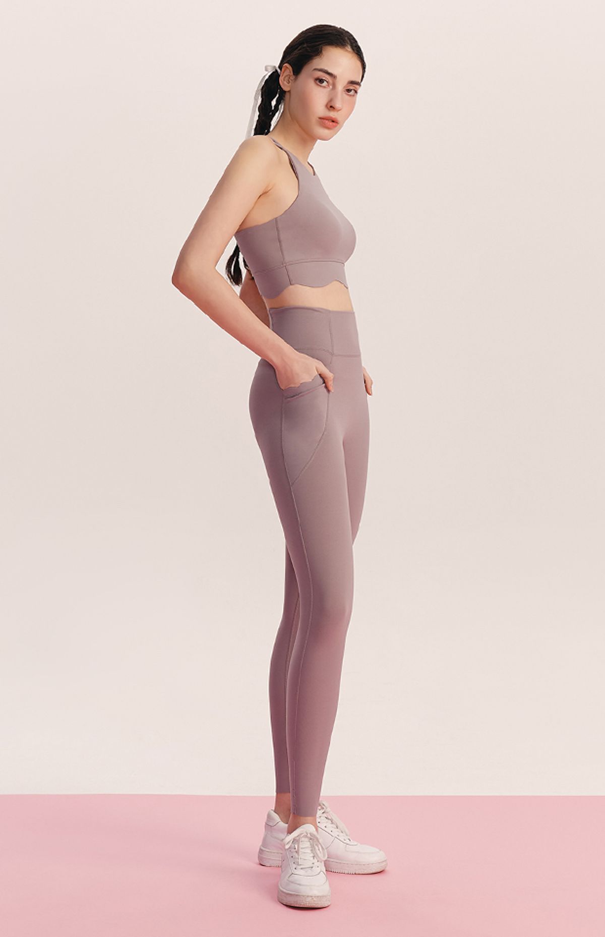 위뜨(HUIT) 인피니티 FIT 스칼럽 포켓 9부 레깅스 HTWLE4I02T