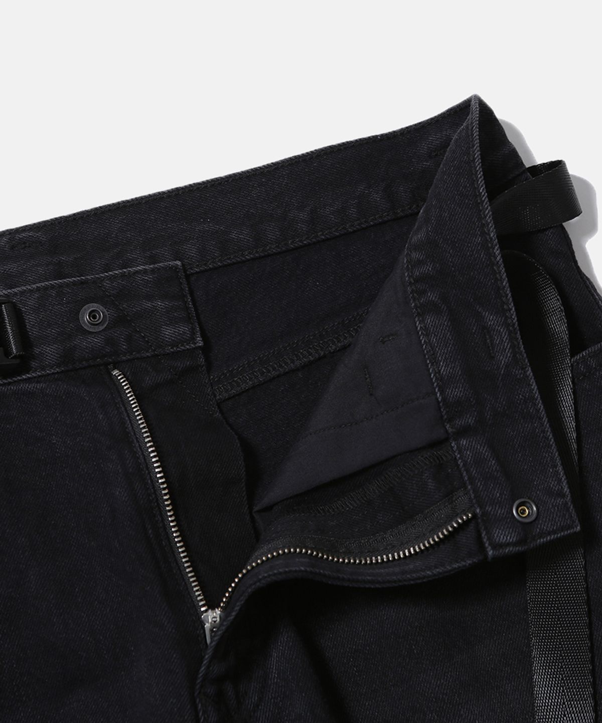 모이프(MOIF) [SS26] WIDE 6P BELTED DENIM PANTS / RINSED BLACK