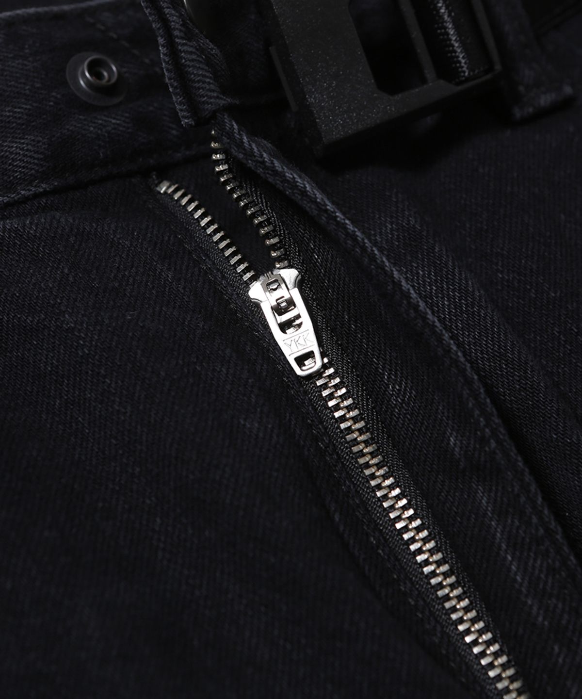 모이프(MOIF) [SS26] WIDE 6P BELTED DENIM PANTS / RINSED BLACK