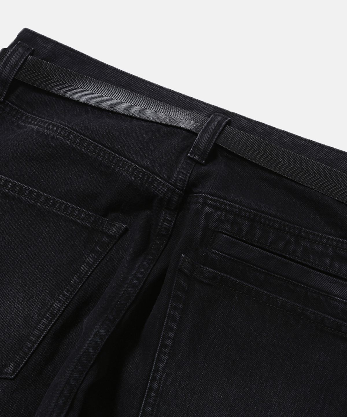 모이프(MOIF) [SS26] WIDE 6P BELTED DENIM PANTS / RINSED BLACK