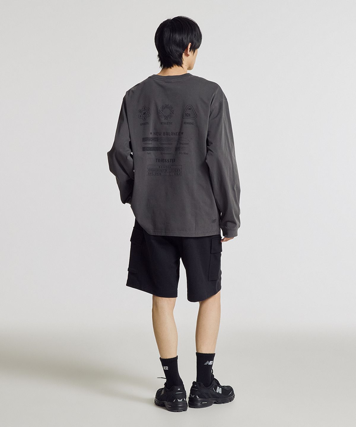 뉴발란스(NEW BALANCE) NBNDG31703 / UNI 트랙스터 긴팔 티셔츠 (CHARCOAL)