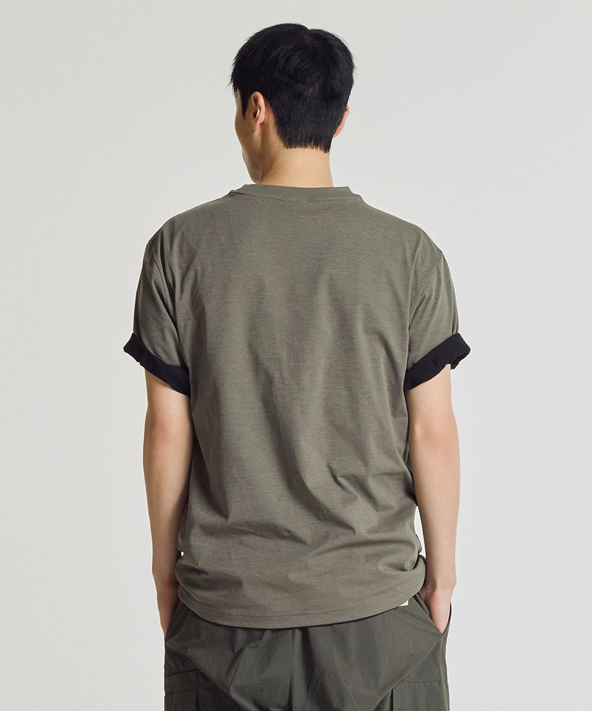 뉴발란스(NEW BALANCE) NBNEG31633 / UNI FROZEN ESSENTIAL 스몰로고 반팔티 (KHAKI)