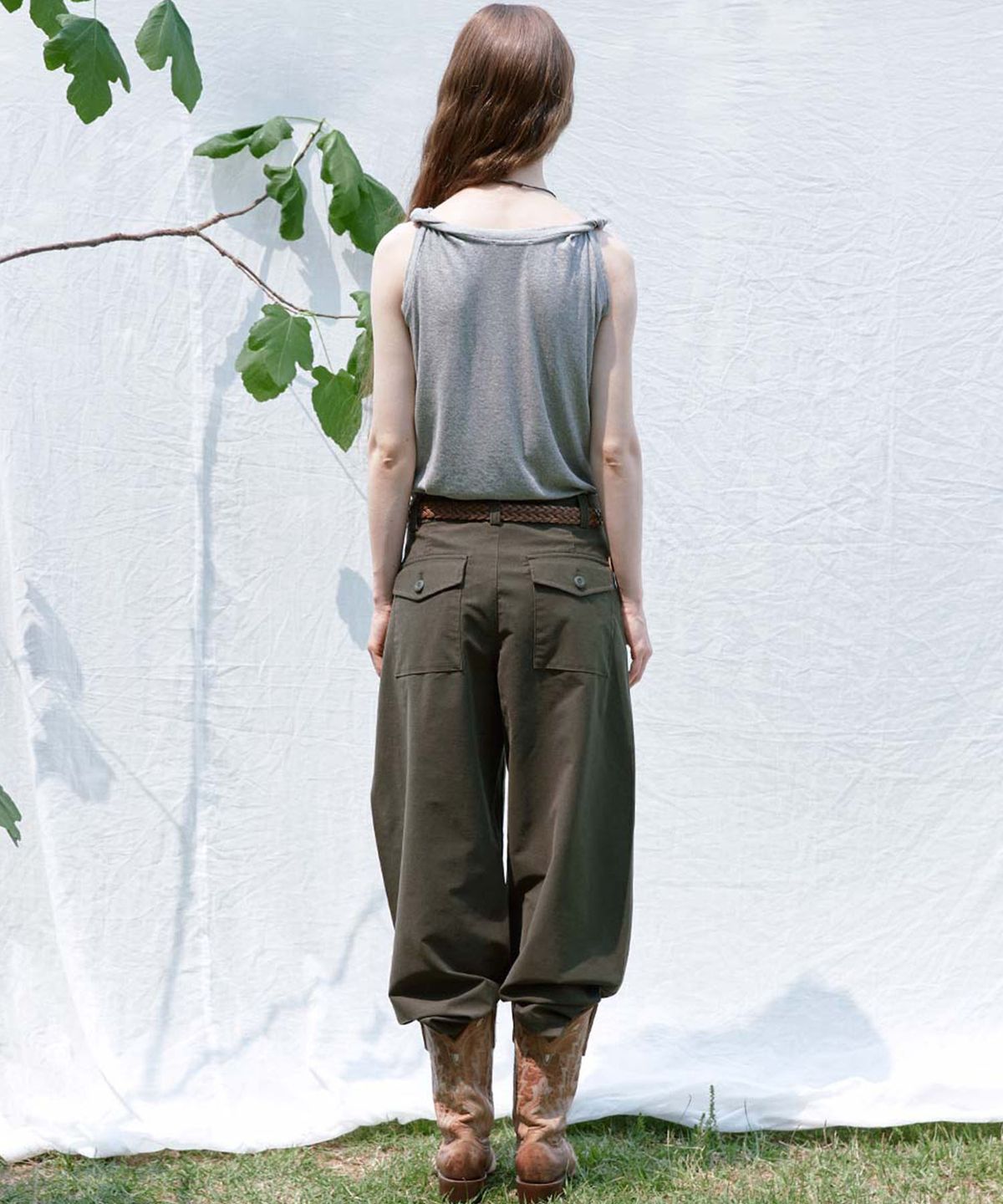 유토시스(EUTOSIS) TWISTED SLEEVELESS TOP(GREY)