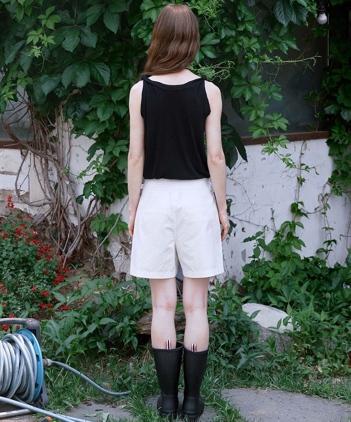 유토시스(EUTOSIS) TWISTED SLEEVELESS TOP(BLACK)