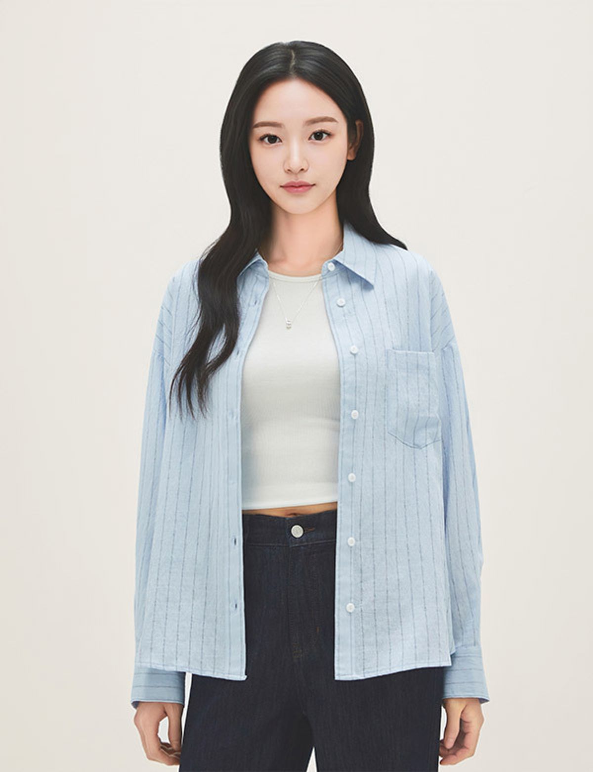 로엠(ROEM) 긴팔 루즈핏 스트라이프 셔츠 RMYWG25R14