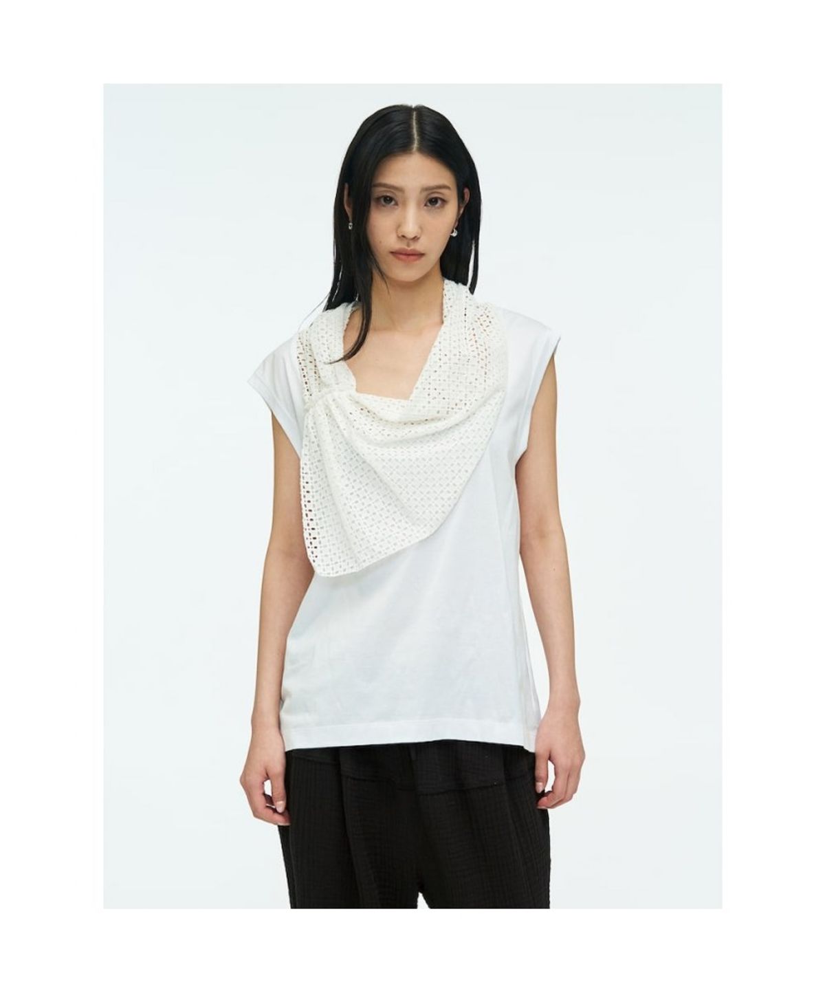앙개(ANGGAE) Eyelet Scarf TShirt  White