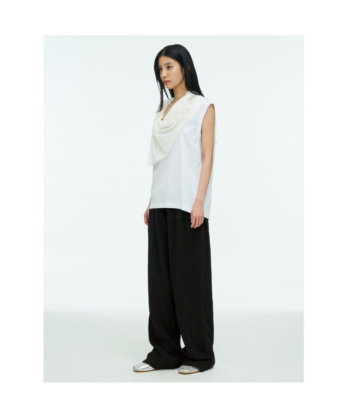 앙개(ANGGAE) Eyelet Scarf TShirt  White