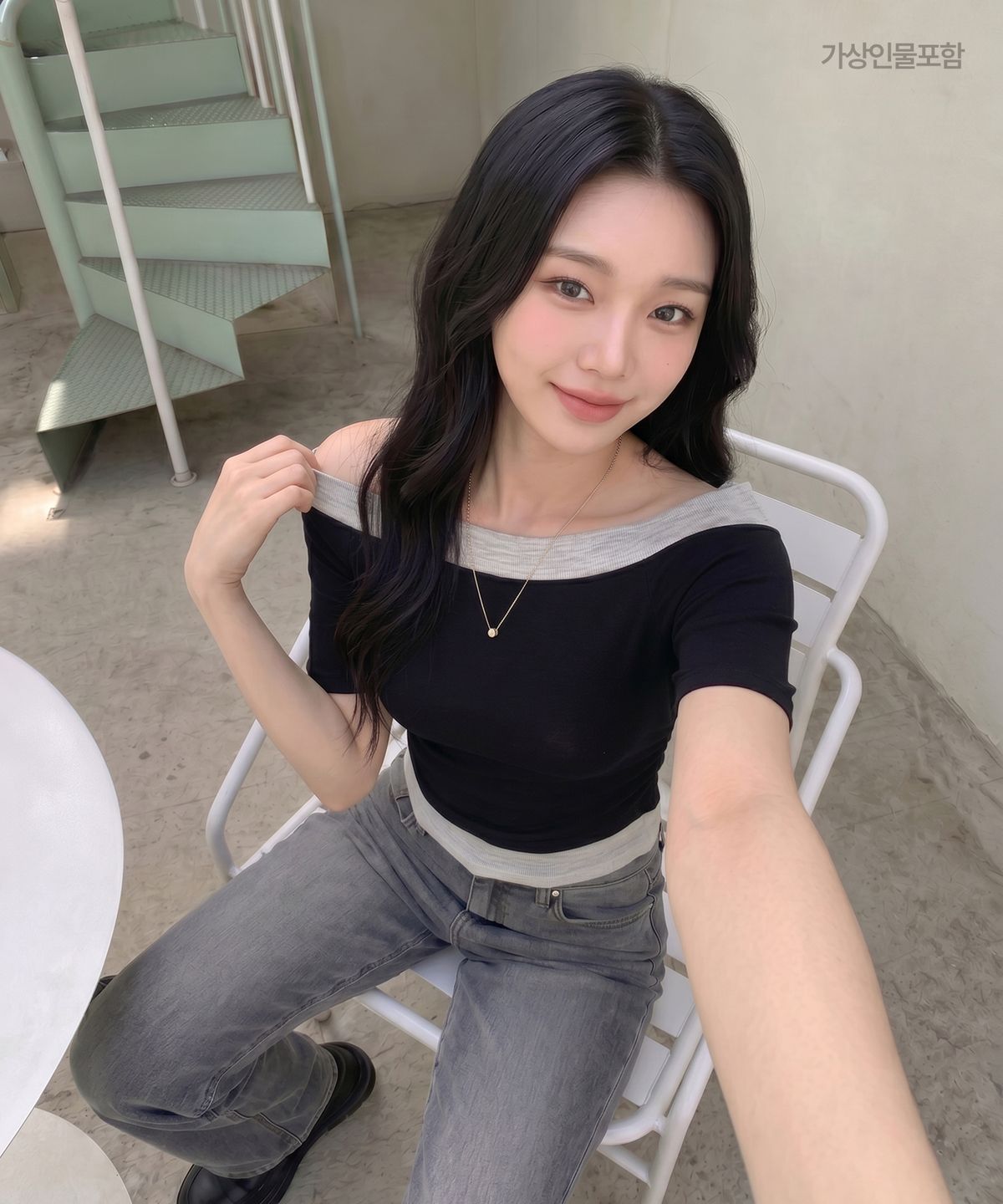 로엠(ROEM) 배색 레이어드 티셔츠 RMHWG24RT1