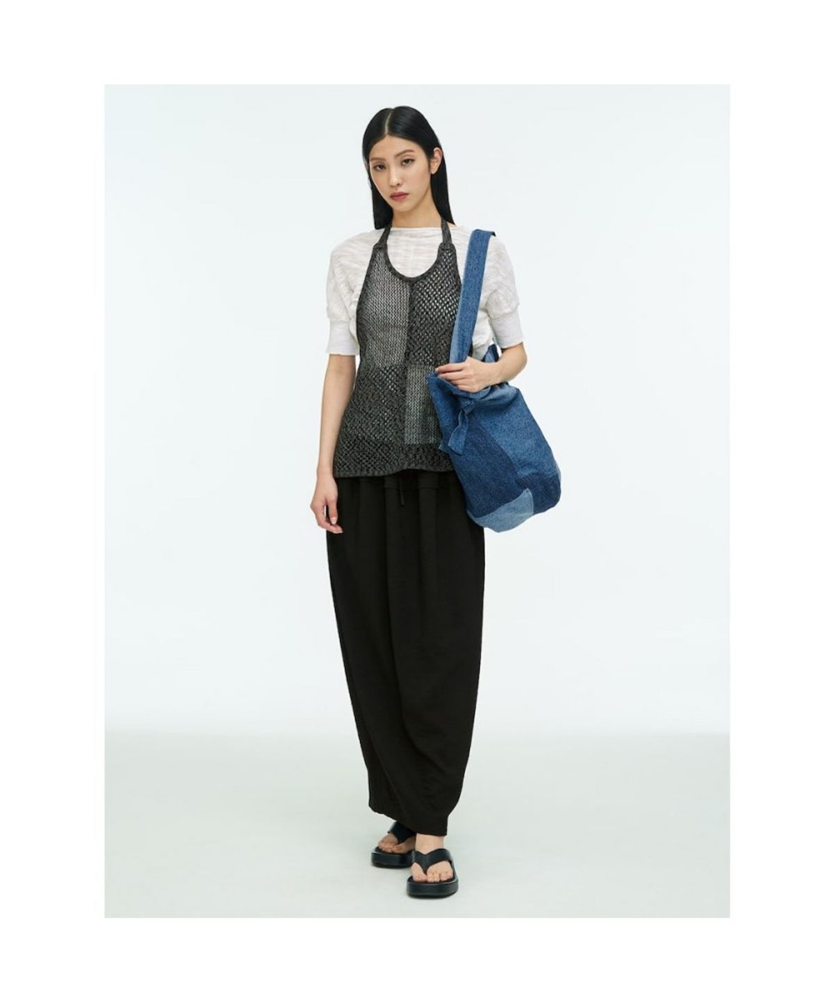 앙개(ANGGAE) Net Apron Top  Black