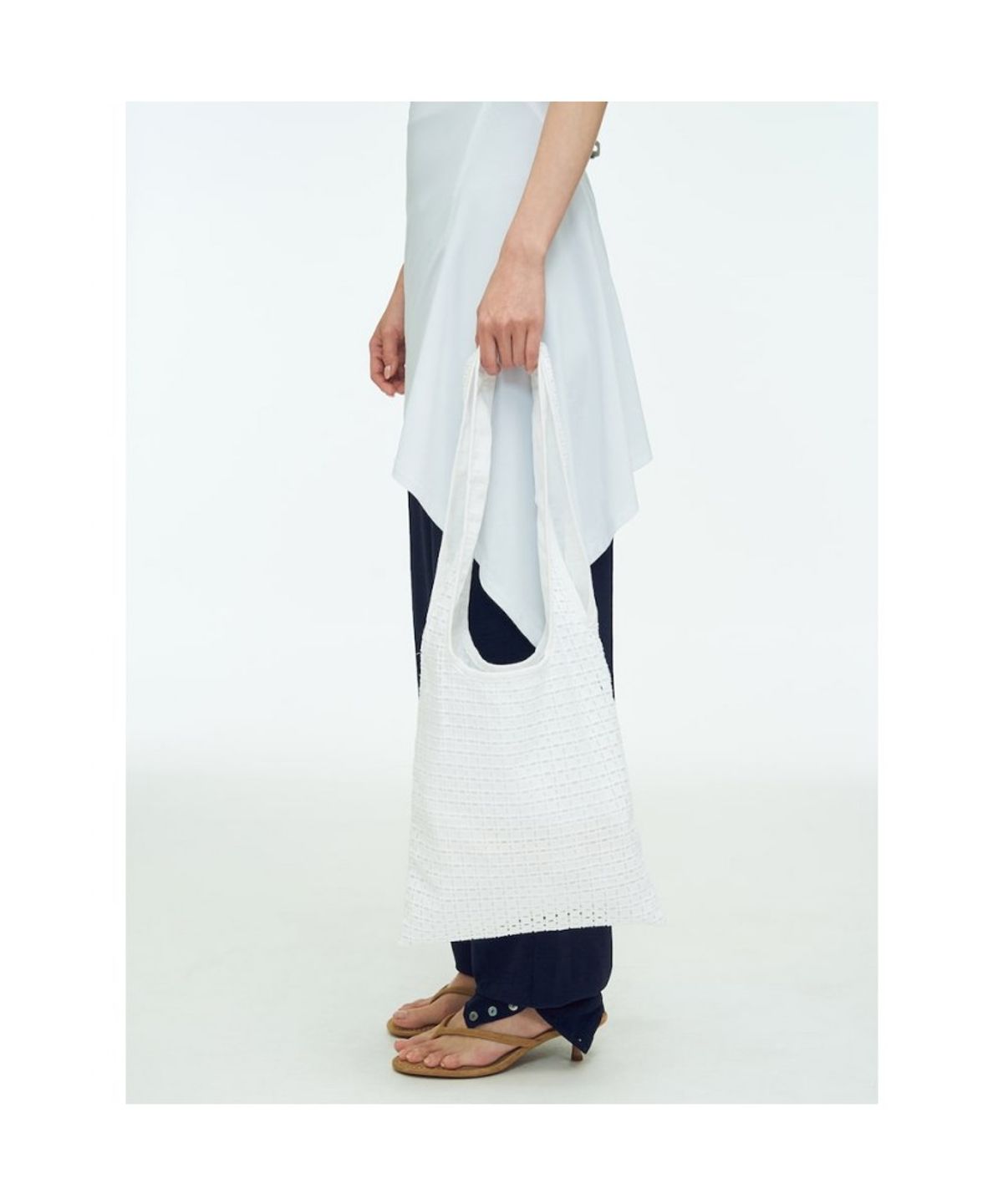 앙개(ANGGAE) Eyelet Bag  White