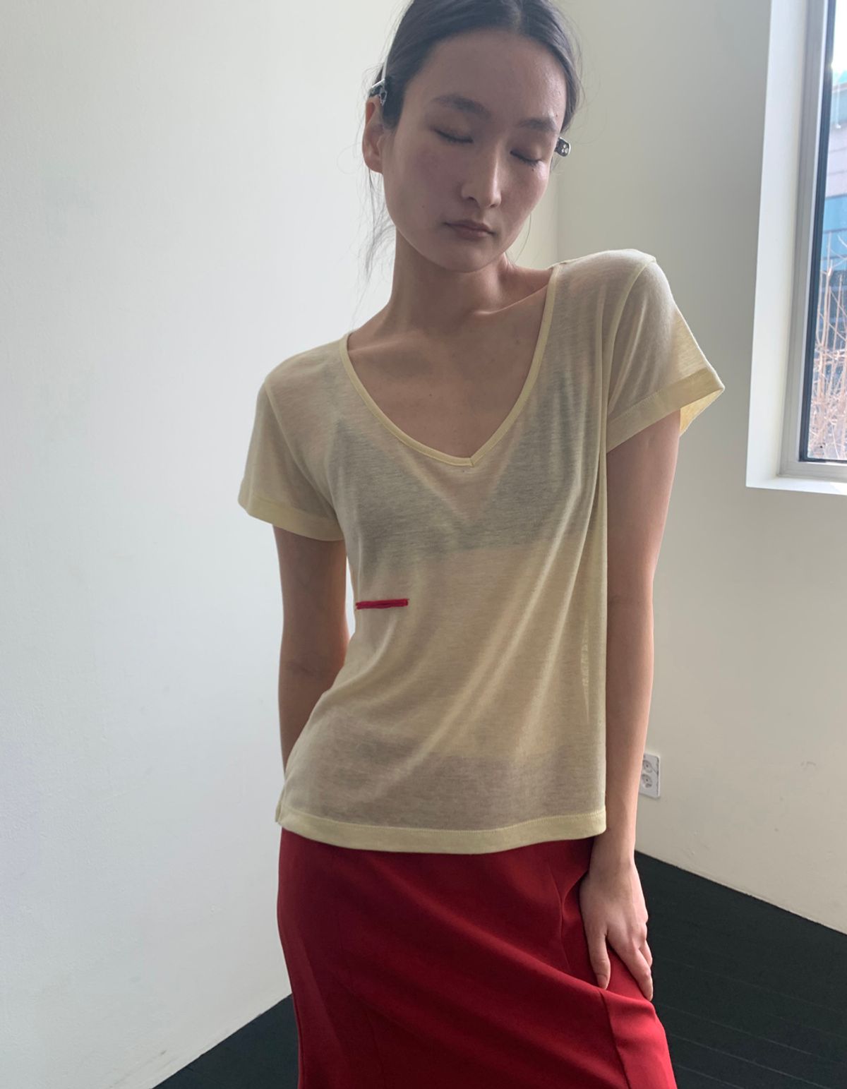 영마일웨어(0MILEWEAR) 시어 레드 트림 티셔츠(옐로우)