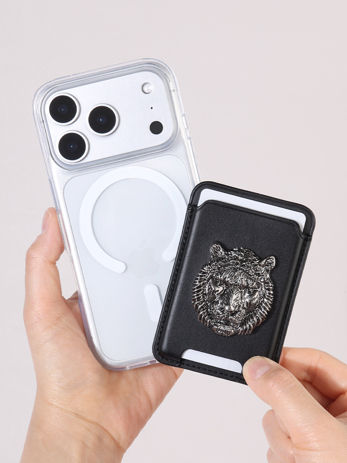 디자인스킨(DESIGNSKIN) 맥세이프 메탈 비스트 레더 포켓-타이거