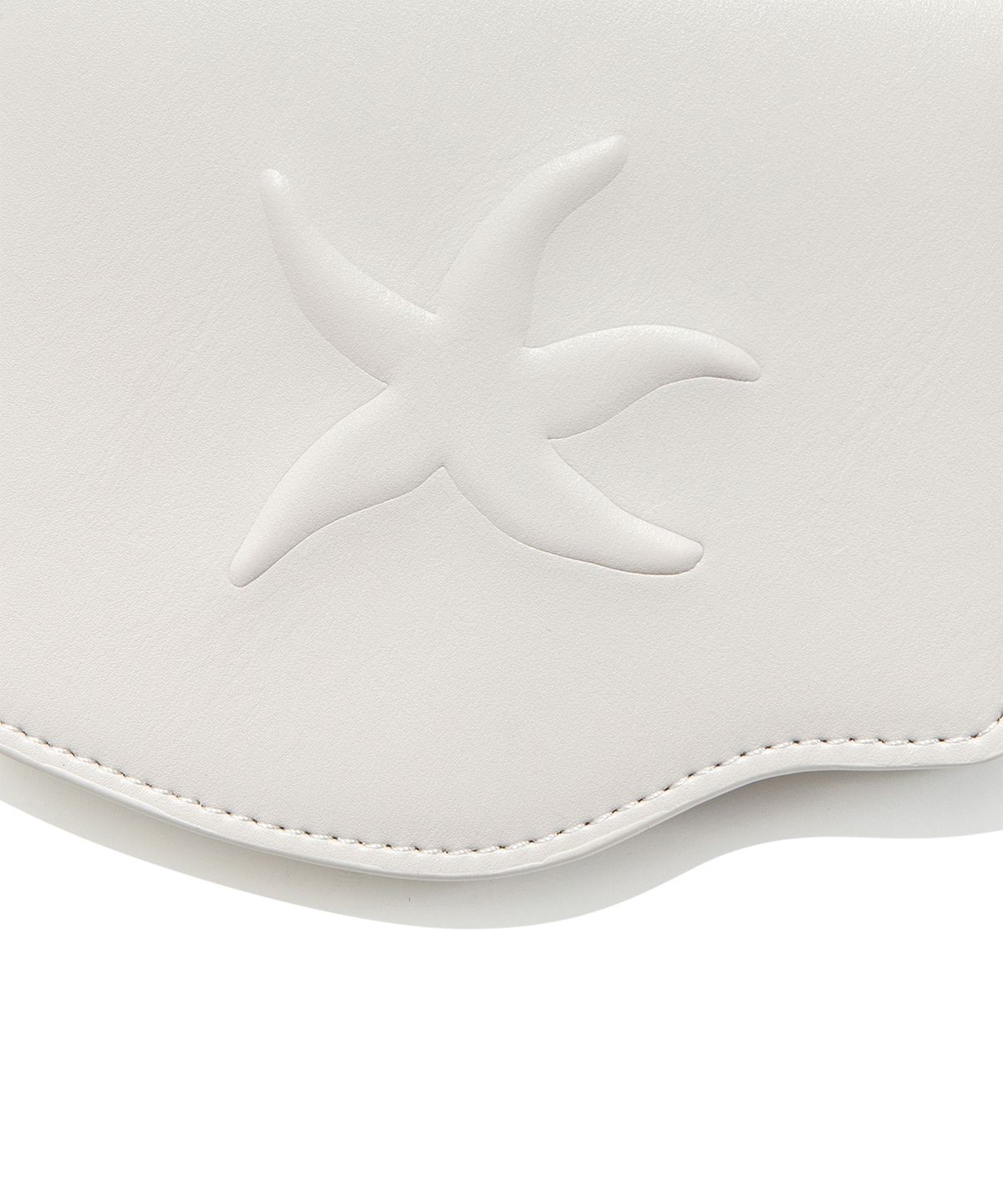 더콜디스트모먼트(THE COLDEST MOMENT) TCM embossed starfish wave wallet (light grey)