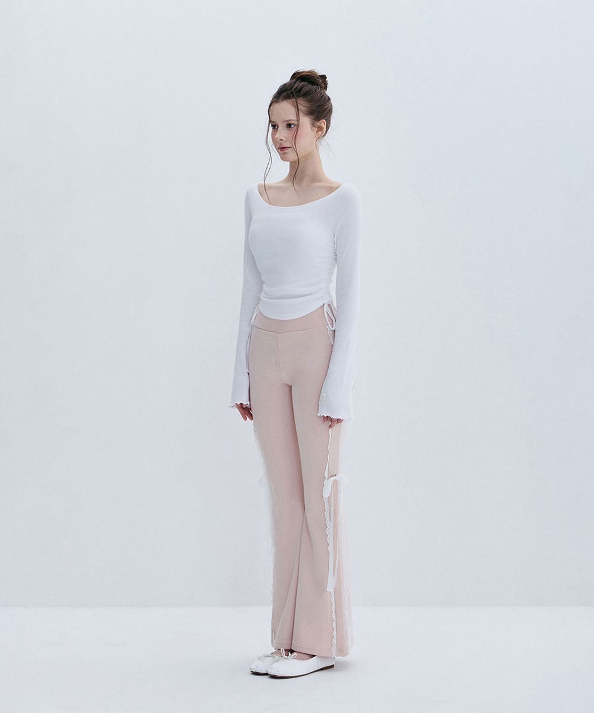 모아벨(MOABEL) LABEL SHIRRING TEE - IVORY
