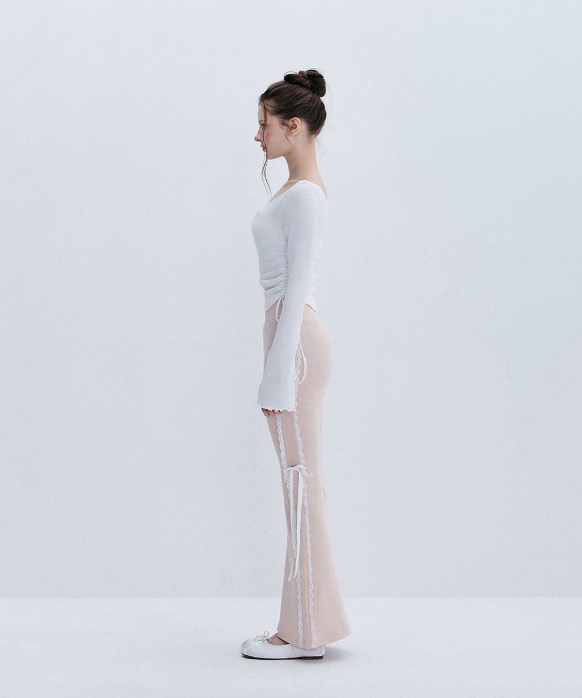 모아벨(MOABEL) LABEL SHIRRING TEE - IVORY