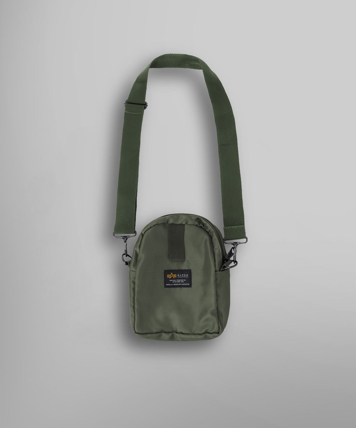 알파 인더스트리(ALPHA INDUSTRIES) 크루 캐리백 세이지