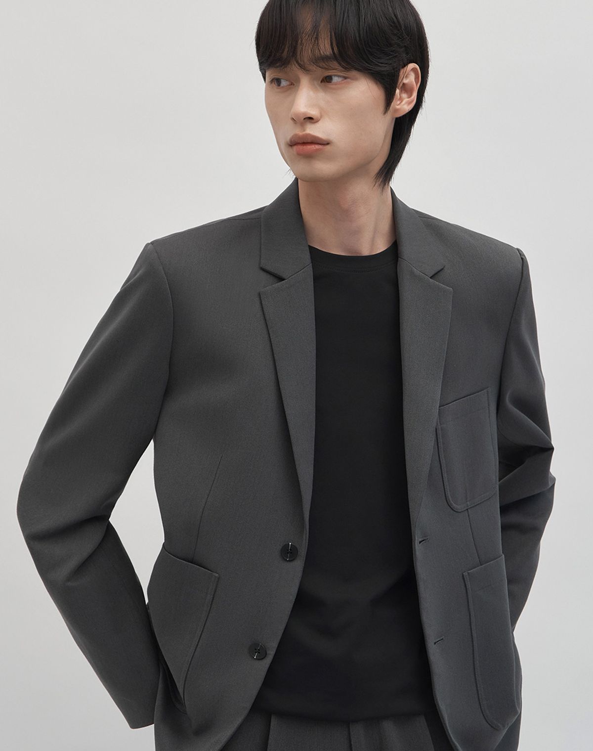 워크온바디오프(WORK ON BODY OFF) 오르도 세미 오버핏 투버튼 블레이저 [그레이]