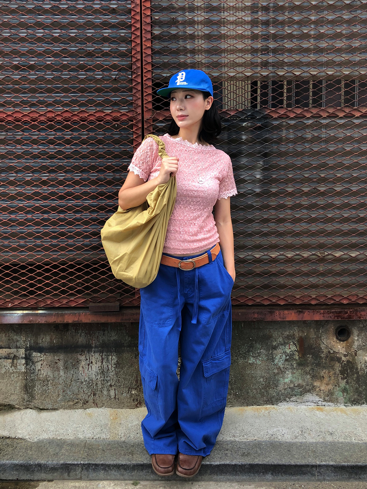 아코크(ACOC) Glossy Mid Tangle Twist Bag_Mustard
