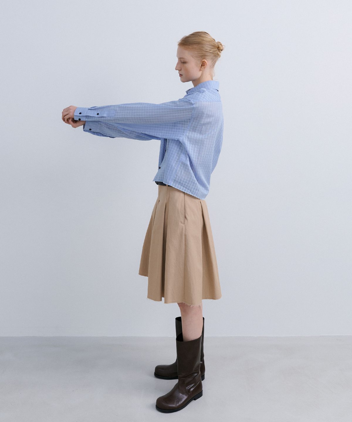 에핑글러(EPINGLER) LOW EDGE PLEATED SKIRT  - BEIGE