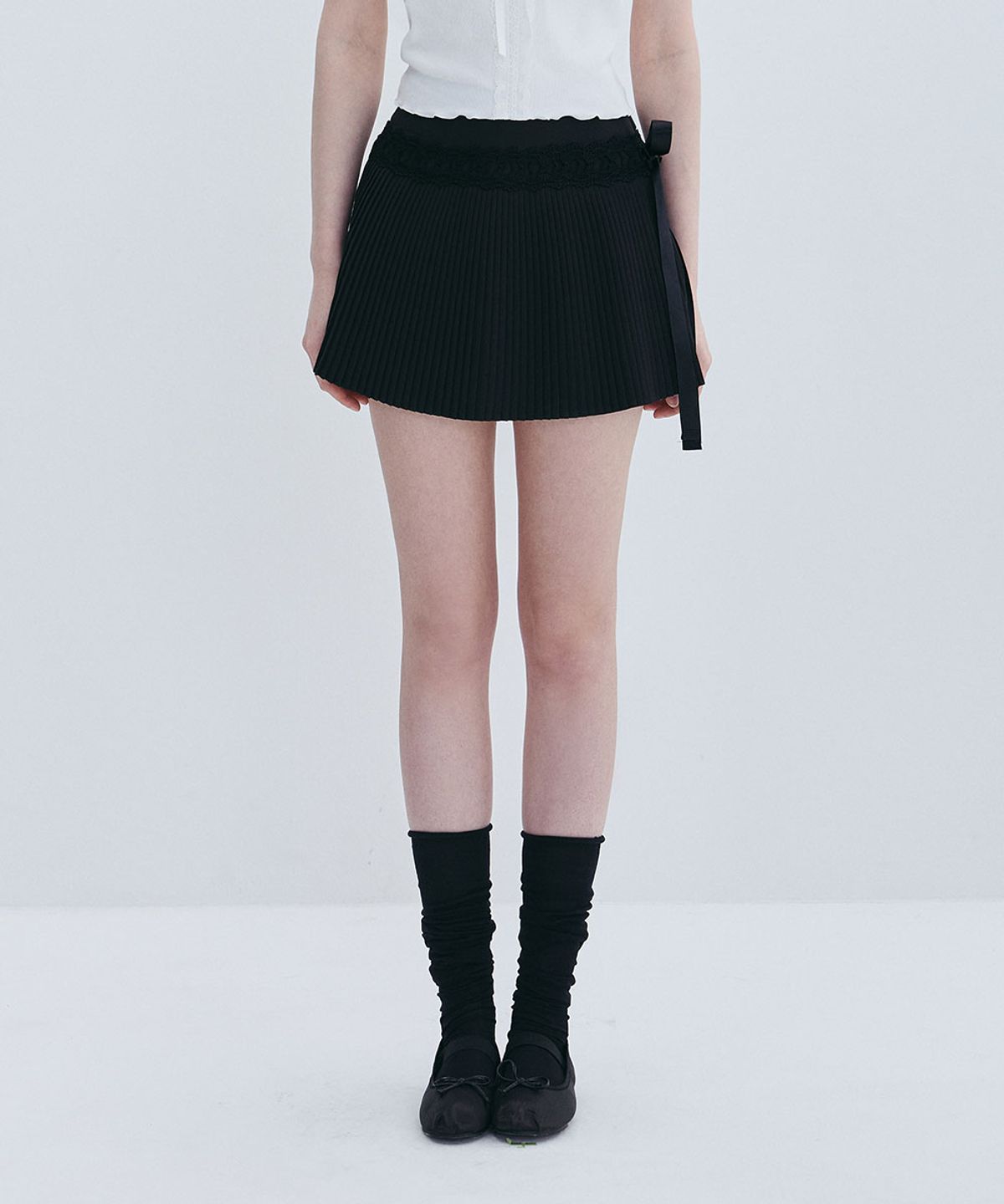 모아벨(MOABEL) CLASSIC PLEATS SKIRT - BLACK