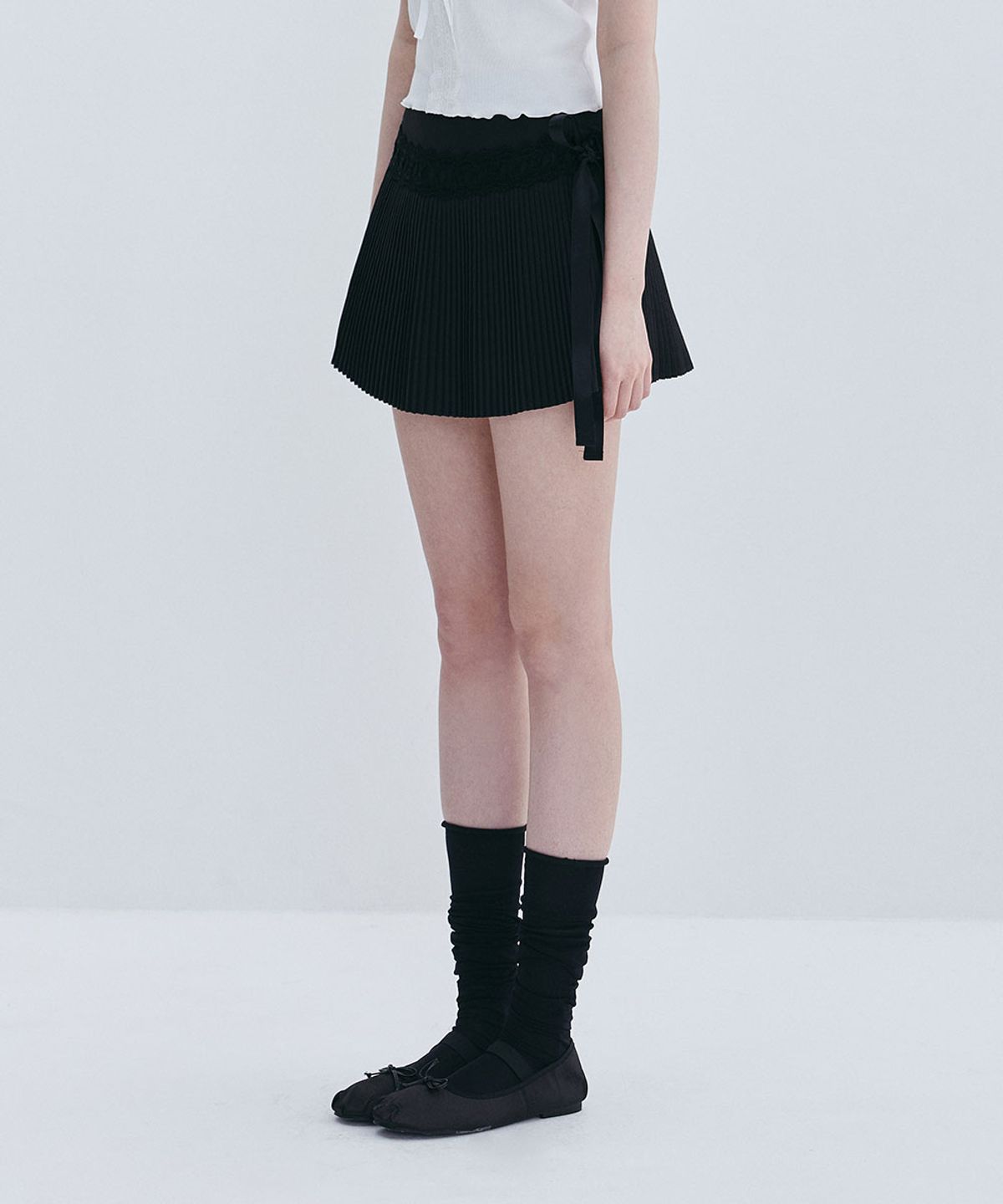 모아벨(MOABEL) CLASSIC PLEATS SKIRT - BLACK