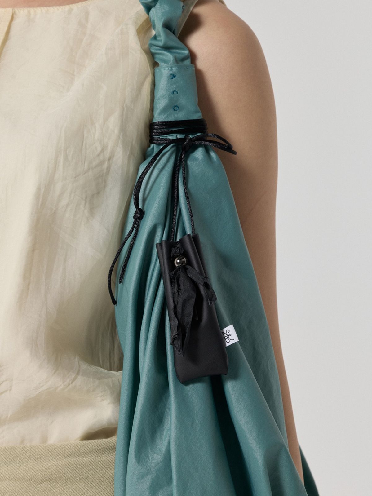 아코크(ACOC) Lip Bag_Black
