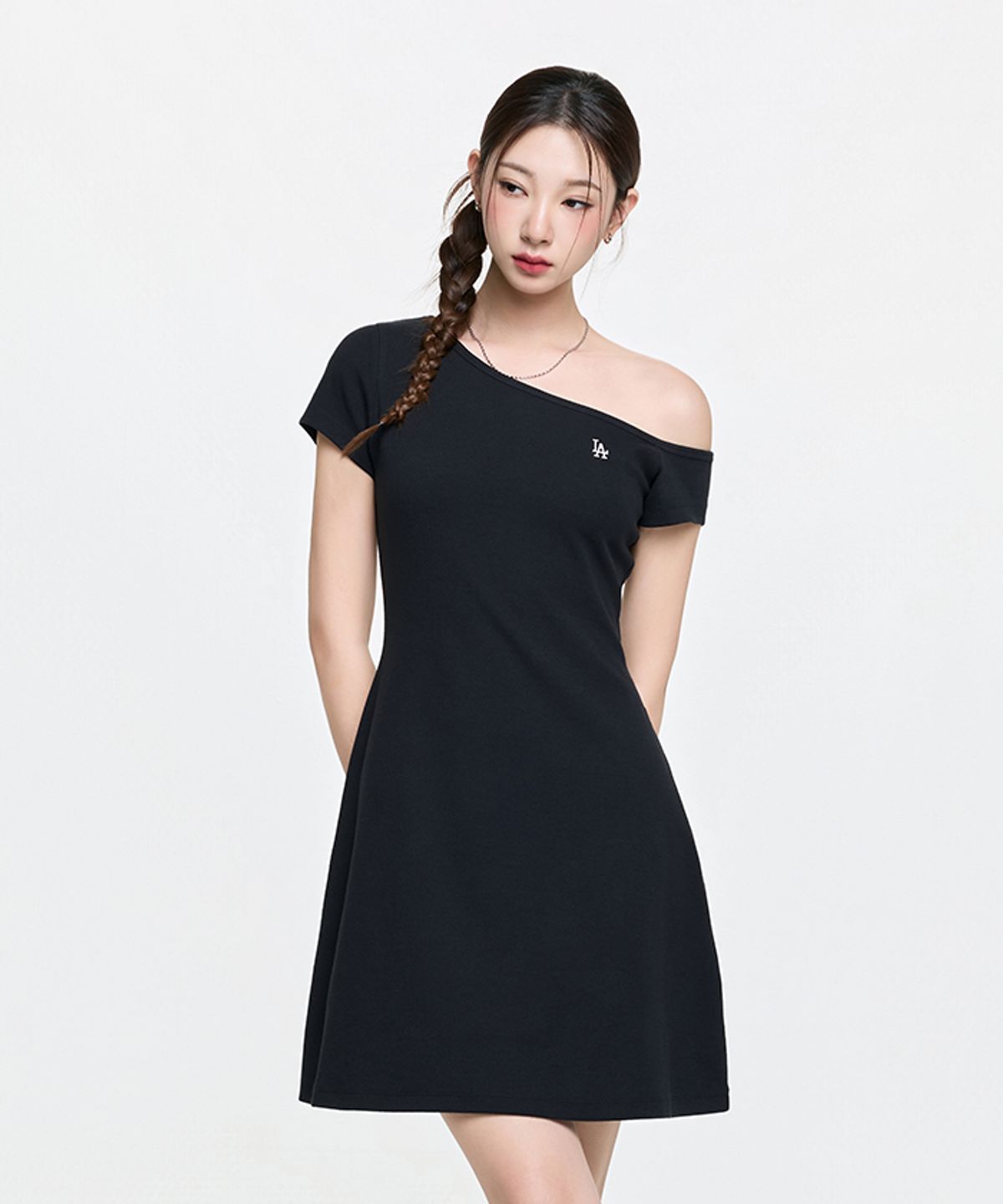 엠엘비(MLB) 여성 베이직 오프숄더 셔링 골지 원피스 LA (Black)