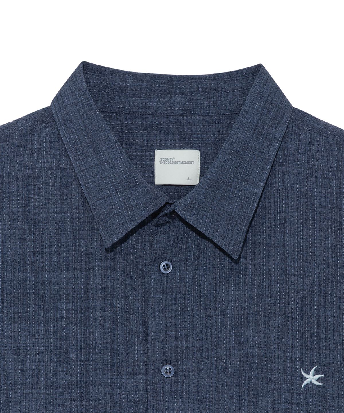 더콜디스트모먼트(THE COLDEST MOMENT) TCM mini logo textured half shirt (navy)